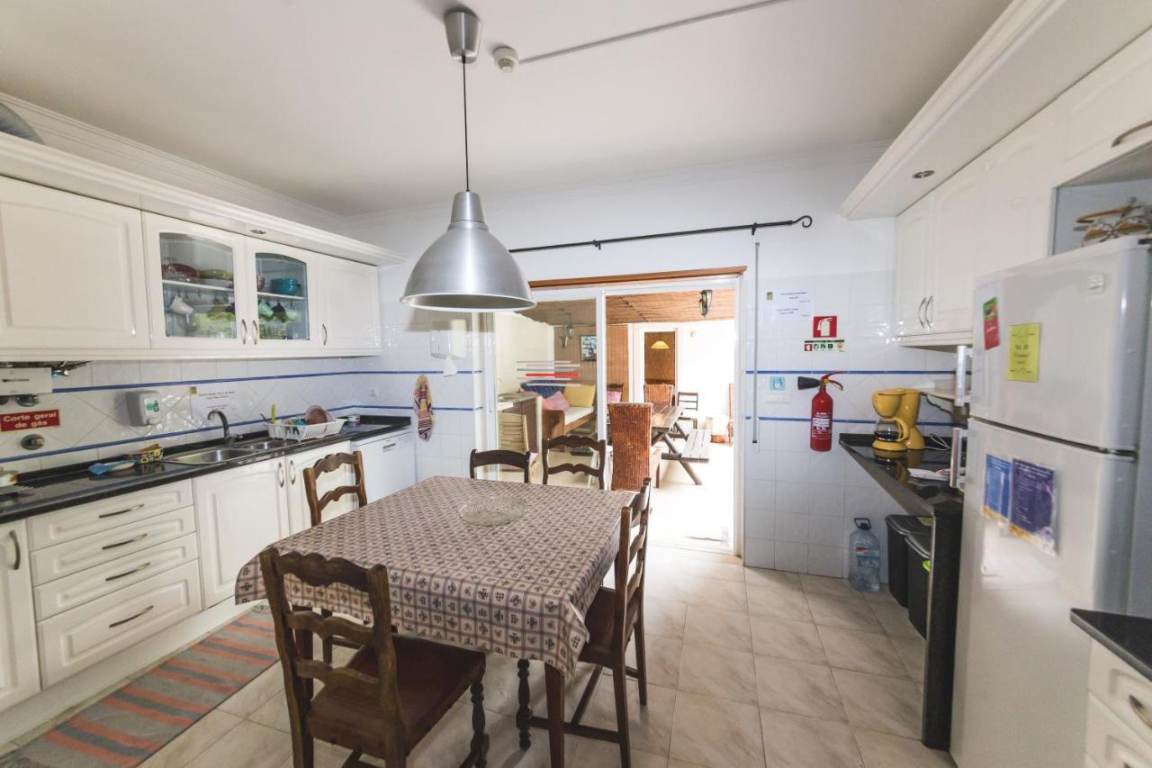 Ericeira Chill Hill Hostel & Private Rooms Exterior photo
